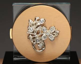 Fifth Avenue Compact, 3-Inch Diameter