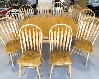 Shin-Lee Oak Table with 8 Chairs and Leaf Inserts