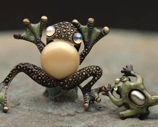Vintage Oscar de la Renta Frog Pins (2)