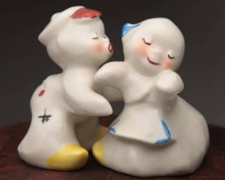 Vintage Van Tellingen Hugging S&P Shakers
