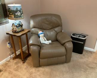 La-Z-Boy leather rocker recliner very nice