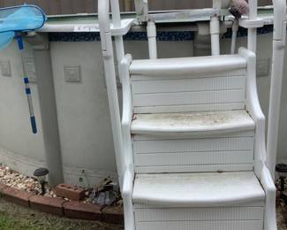 Pool marrero. Pump 1 year old…