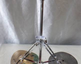 LOT OF ITEMS INCLUDING TURKISH BEE, WUHAN BLACK CYMBAL, DW5000 F