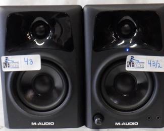 LOT OF 2 M AUDIO AV42 POWERED SPEAKERS