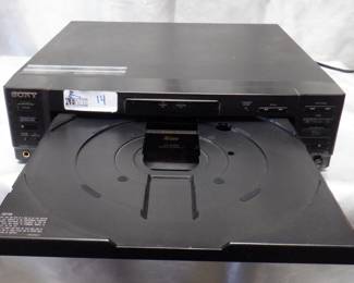 SONY MDP-560 LASER DISC PLAYER