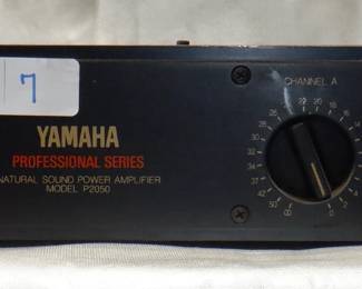 YAMAHA P2050 AMP
