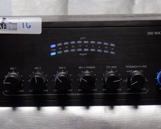 RADIO SHACK 250 WATT STEREO AMP