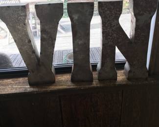 Metal vin letters