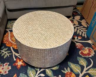 Shell Coffee table
Area rug