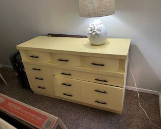Mid century dresser
Lamp