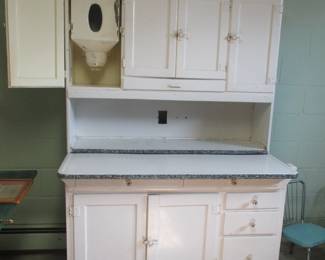 Hoosier cabinet WITH flour bin
