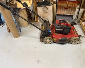 Self-propelled gas lawnmower