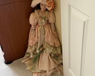 Many many collectible dolls