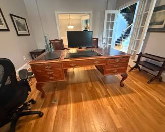 Partners desk