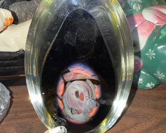 Holographic glass decor