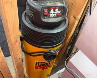 Wall mounted shop vac