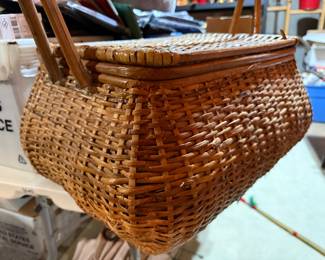 Fantastic vintage picnic basket