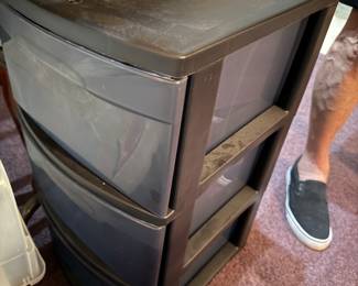 Plastic drawer system