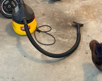 Stinger Small Shop vac
