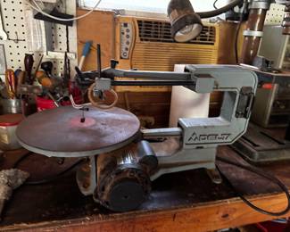 Scroll saw