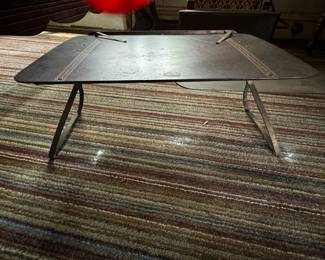 Side view writing table