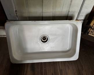 Porcelain sink