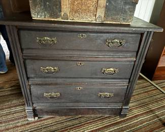 Chest of drawers