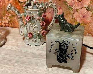 This little glass cube is a night light!