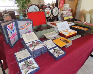 New in presentation boxes miniature paper kites,