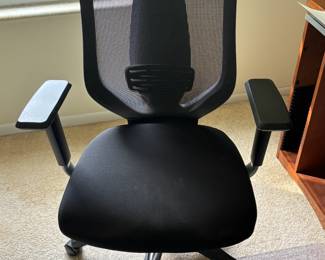 OFFICE CHAIR