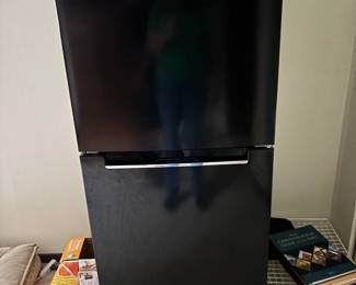 SMALL REFRIGERATOR