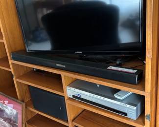 SAMSUNG TV, SOUND BAR, DVD PLAYER