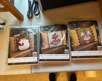 PILLOW SEWING KITS