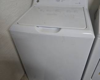GE washing machine, Whirlpool dryer $300 for the pair very good condition