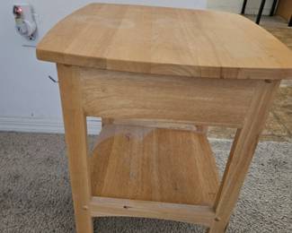 Little lightwood side table with drawer