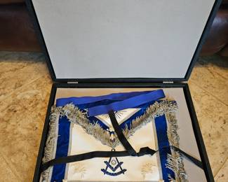 Mason garb $60 with suitcase