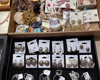 assorted jewelry