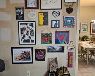 Fun and funky artwork. 