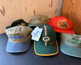 Caps