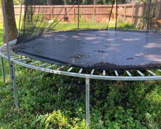 Trampoline has enough new replaceable parts to make e trampolines !!