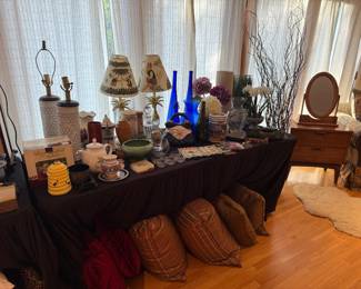 Lamps, pillows and decor