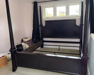 Queen four poster bed