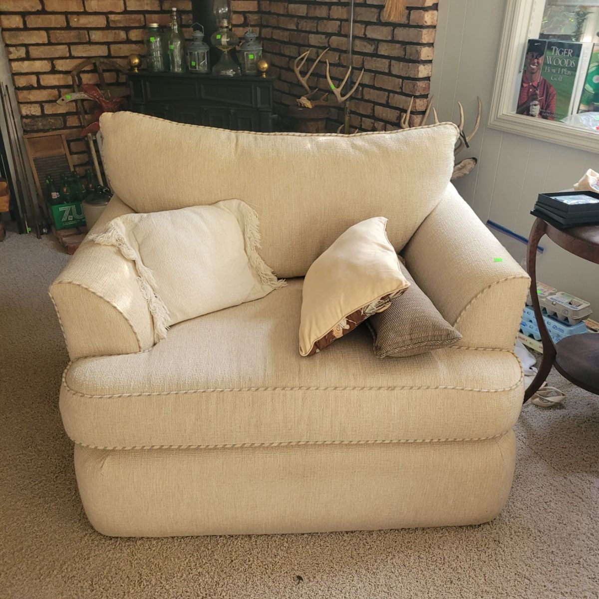 Upholstered side chair excellent condition 