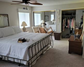 Chattam & Wells king mattress and box springs. 
Beautiful and in excellent condition. 