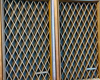 Vintage Realistic speakers 