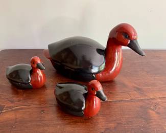81 VintageFitzFloydVernissageDuckTrioRedBlackCeramicSet