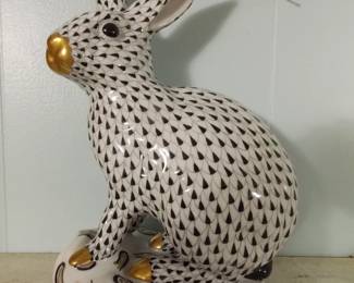 Herend Rabbit Black Fish net
