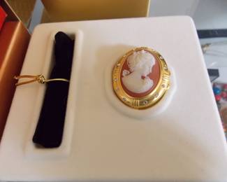Estee Lauder Solid perfume collection