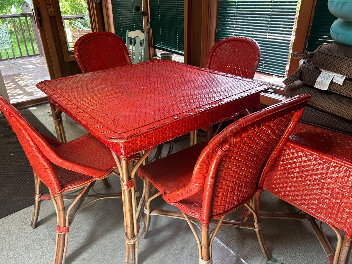 Vintage Wicker Patio set and table