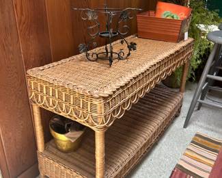 I love sofa/hall tables they fit anywhere. Great place to pop your purse and Mail as you walk in the door or slide it behind your sofa to hold the lamp and other necessities. Perfect in any decor. Going Boho this is perfect.